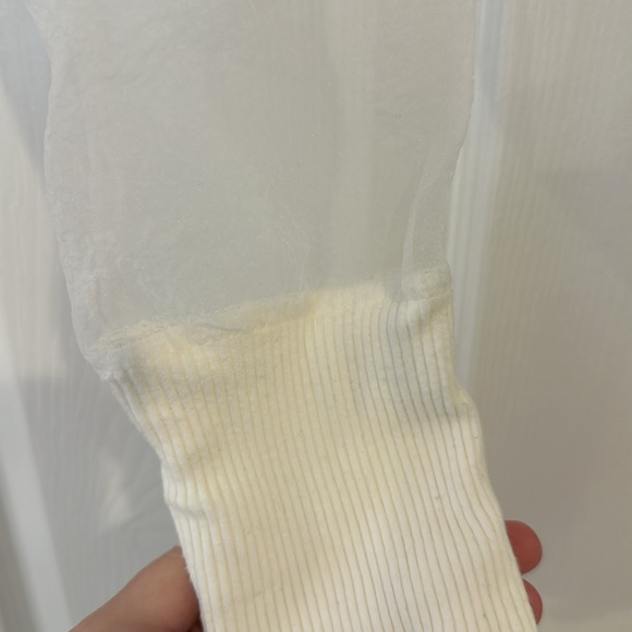 White ribbed blouse with sheer puffy sleeves - Picture 2 of 3